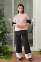 Load image into Gallery viewer, Naomi Knitted Blouse Dusty Pink Anneth Knitted Pants Black
