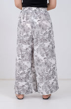 Load image into Gallery viewer, Fairy Flowy Pants Culotte
