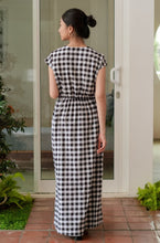 Load image into Gallery viewer, Franda Linen Dress
