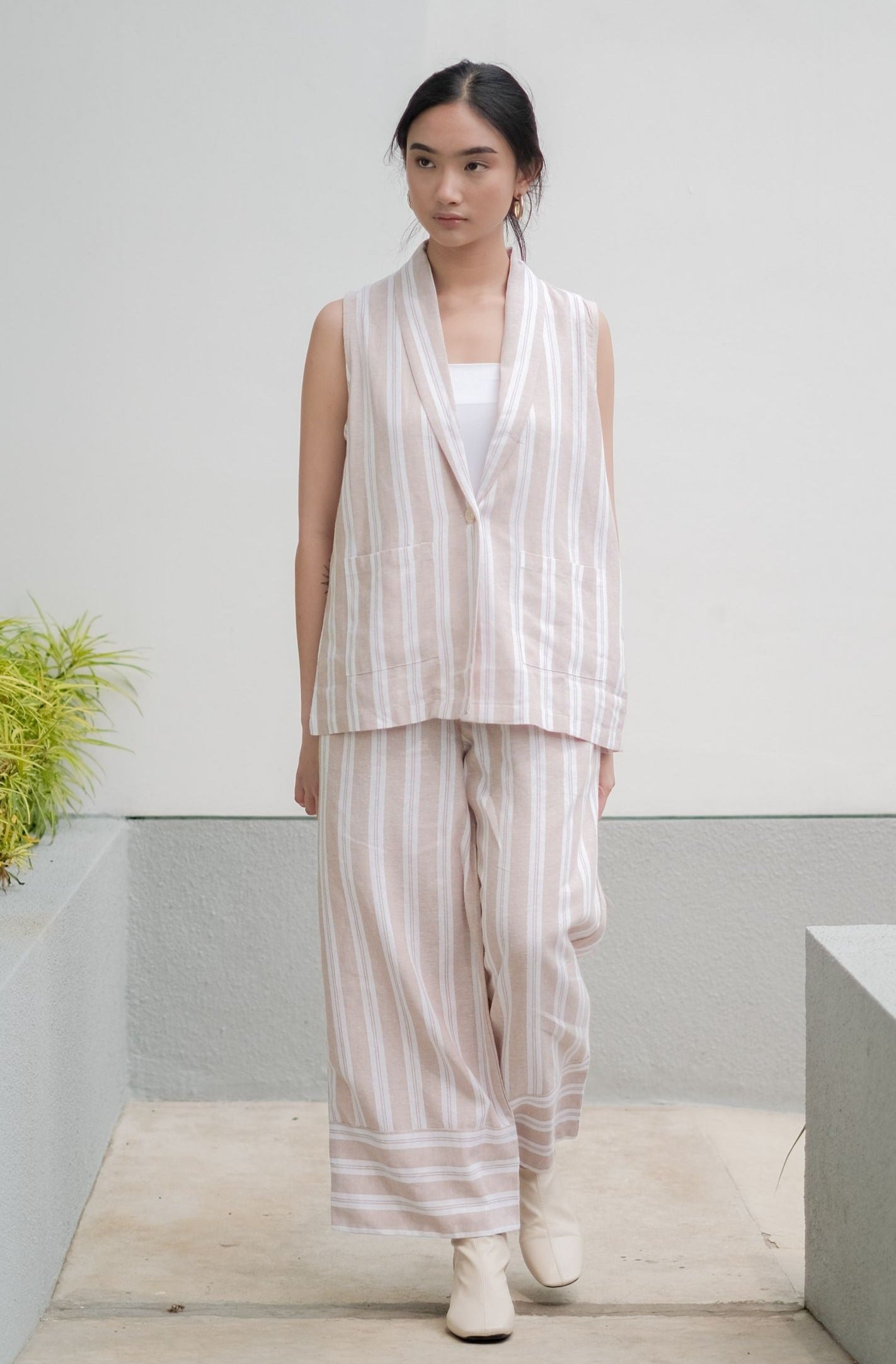 Omavi Linen Set