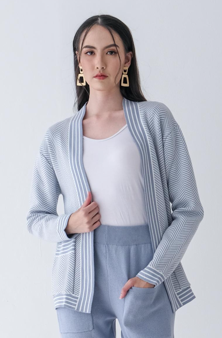 Linn Knitted Outerwear Atasan Wanita
