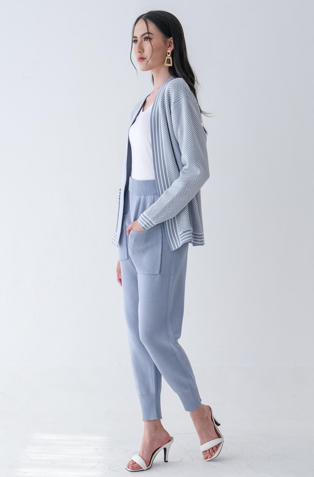 Linn Knitted Outerwear Atasan Wanita