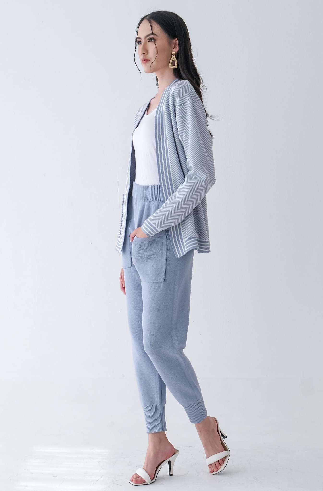 Linn Knitted Outerwear Atasan Wanita