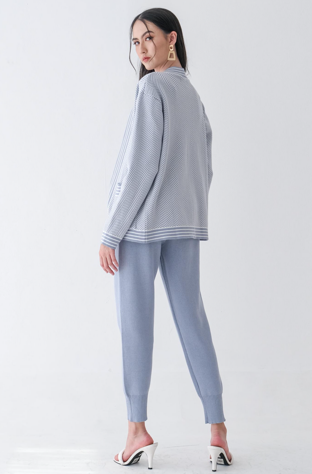 Linn Knitted Outerwear Atasan Wanita