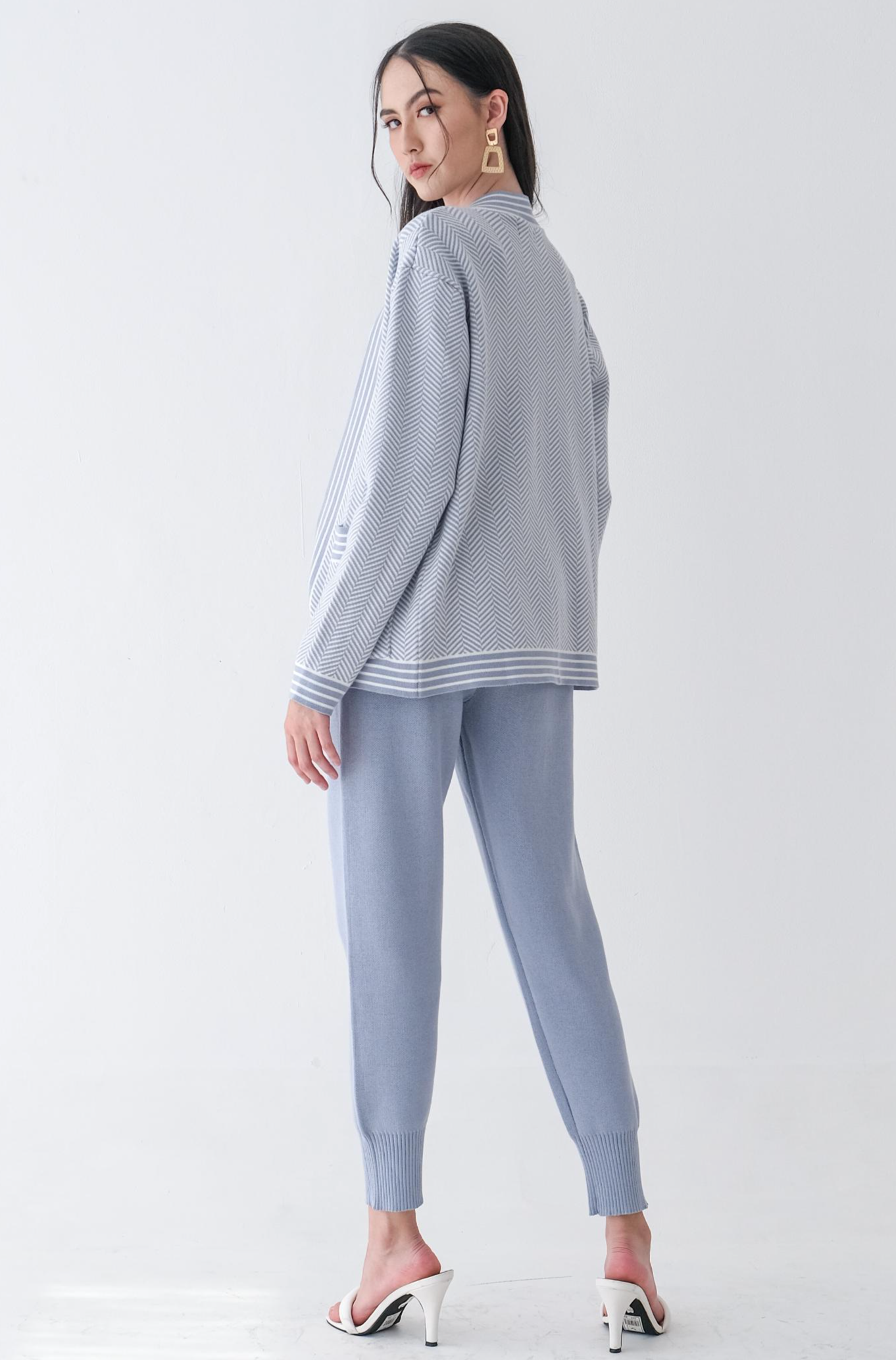 Linn Knitted Outerwear Atasan Wanita