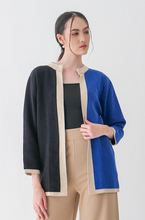 Load image into Gallery viewer, Razeta Knitted Outerwear Atasan Wanita
