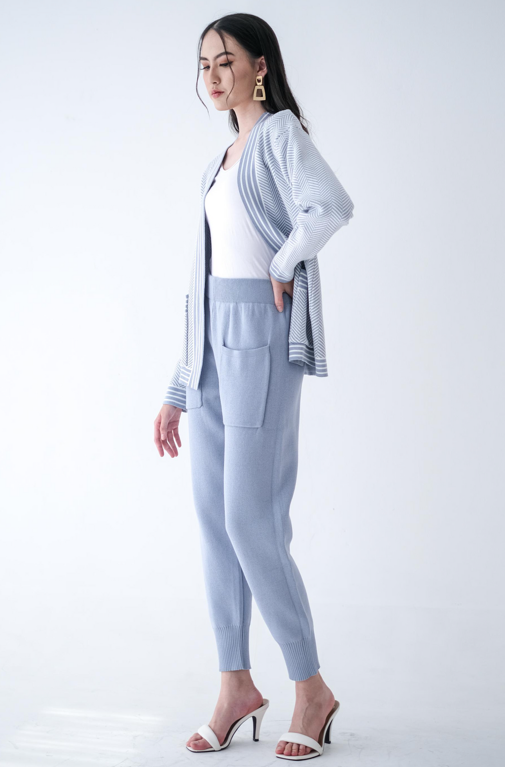 Linn Knitted Outerwear Atasan Wanita