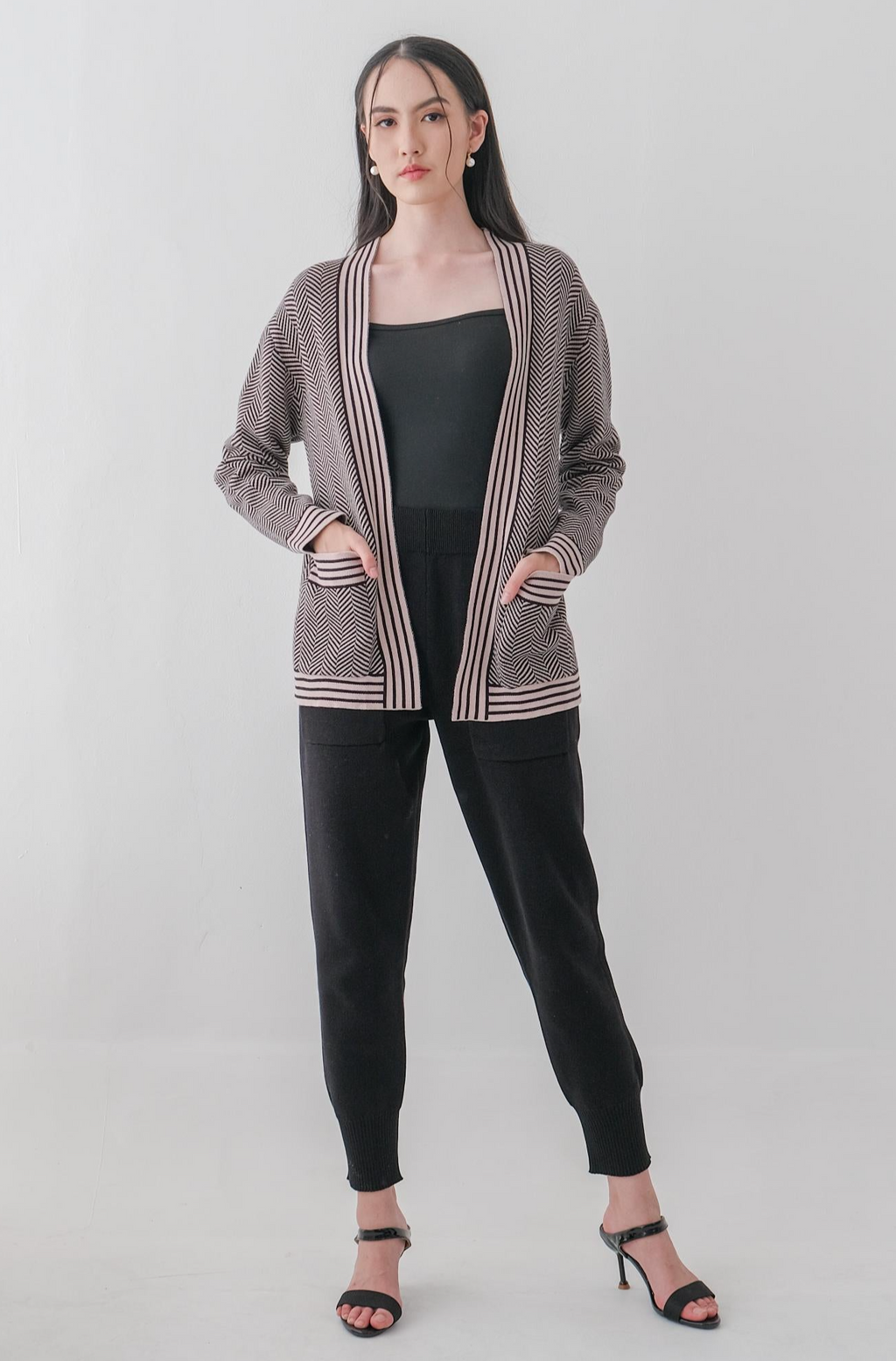 Linn Knitted Outerwear Atasan Wanita