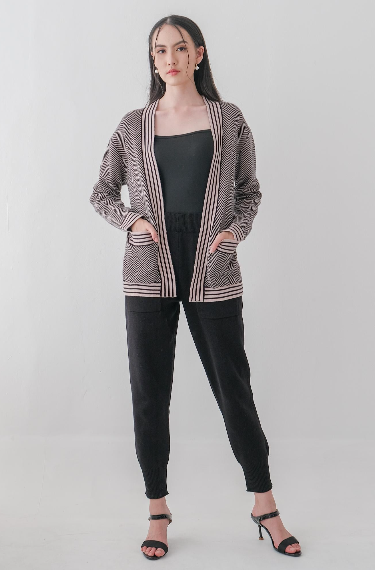 Linn Knitted Outerwear Atasan Wanita