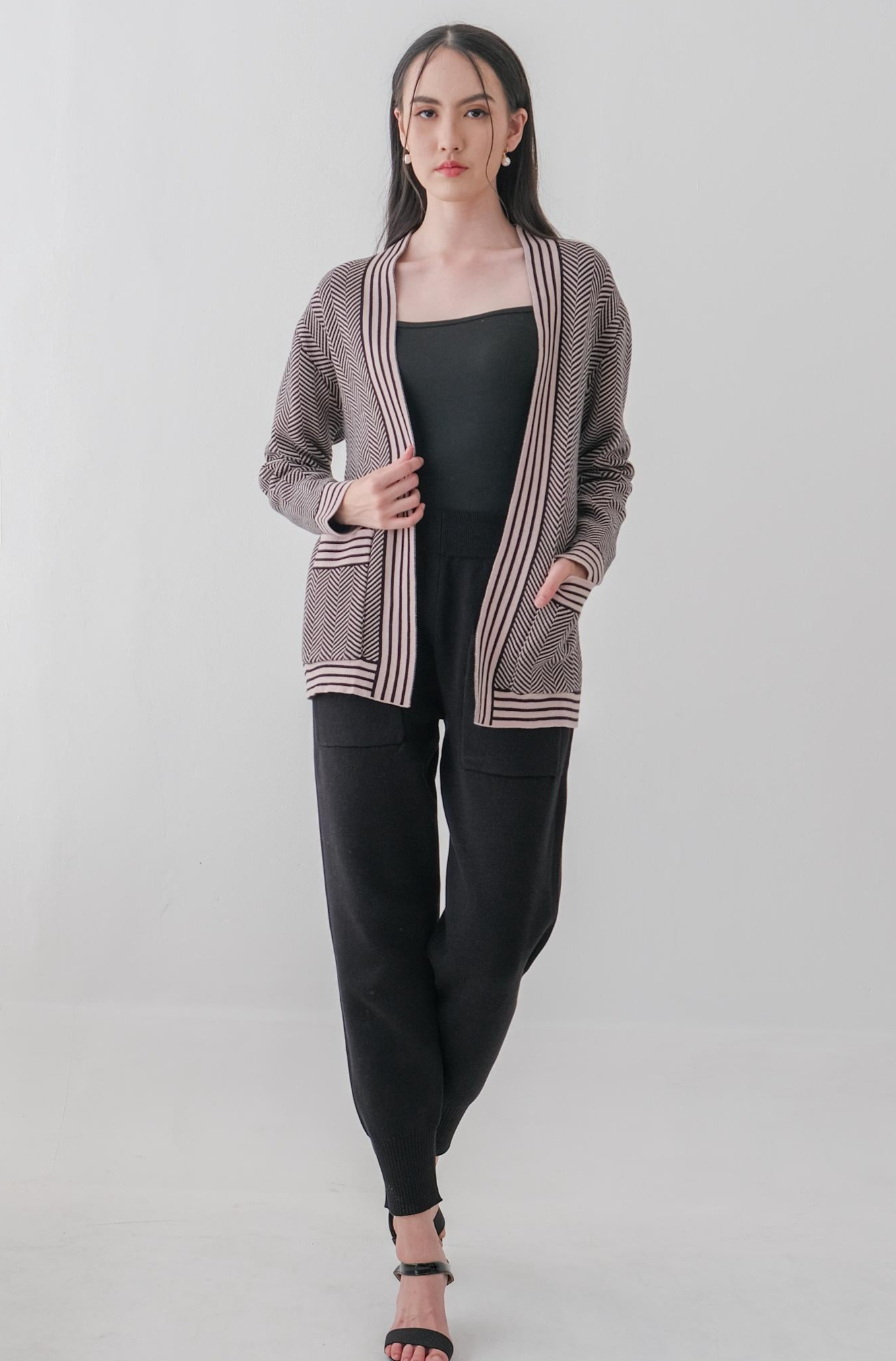 Linn Knitted Outerwear Atasan Wanita