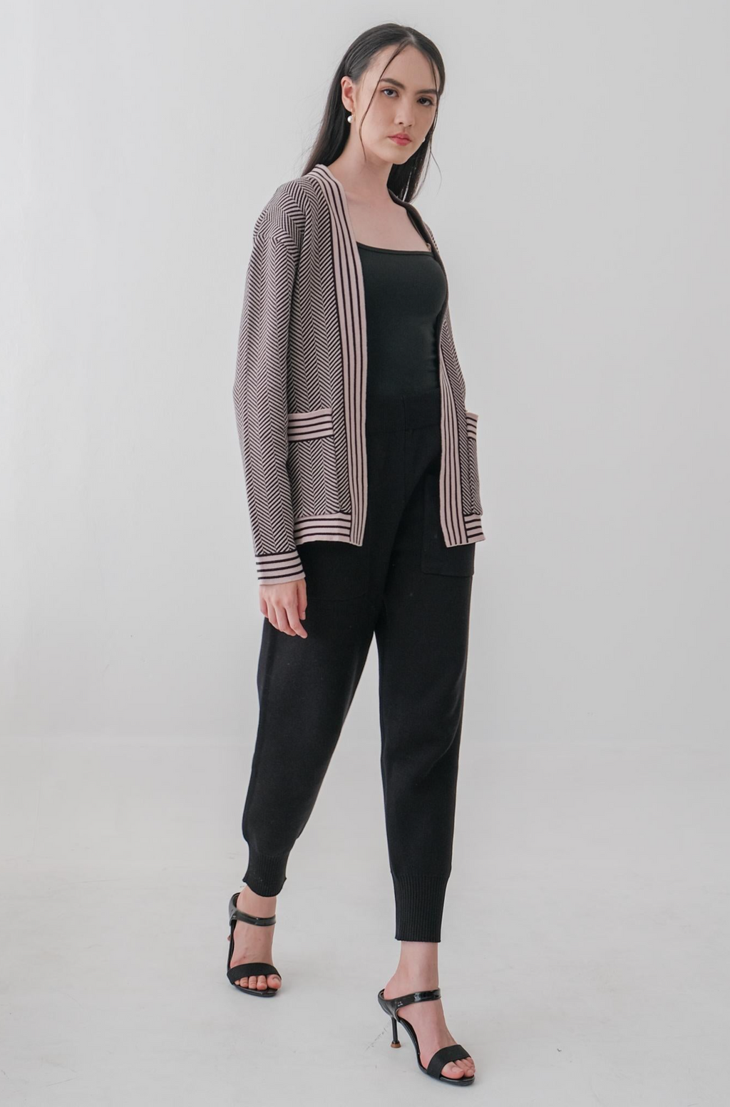 Linn Knitted Outerwear Atasan Wanita