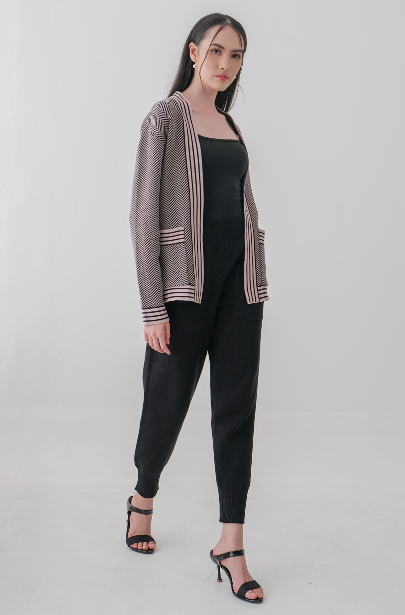 Linn Knitted Outerwear Atasan Wanita