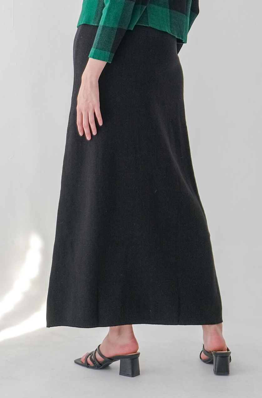 Zeva Knitted Skirt Rok Wanita