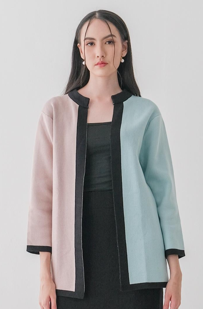 Razeta Knitted Outerwear Atasan Wanita