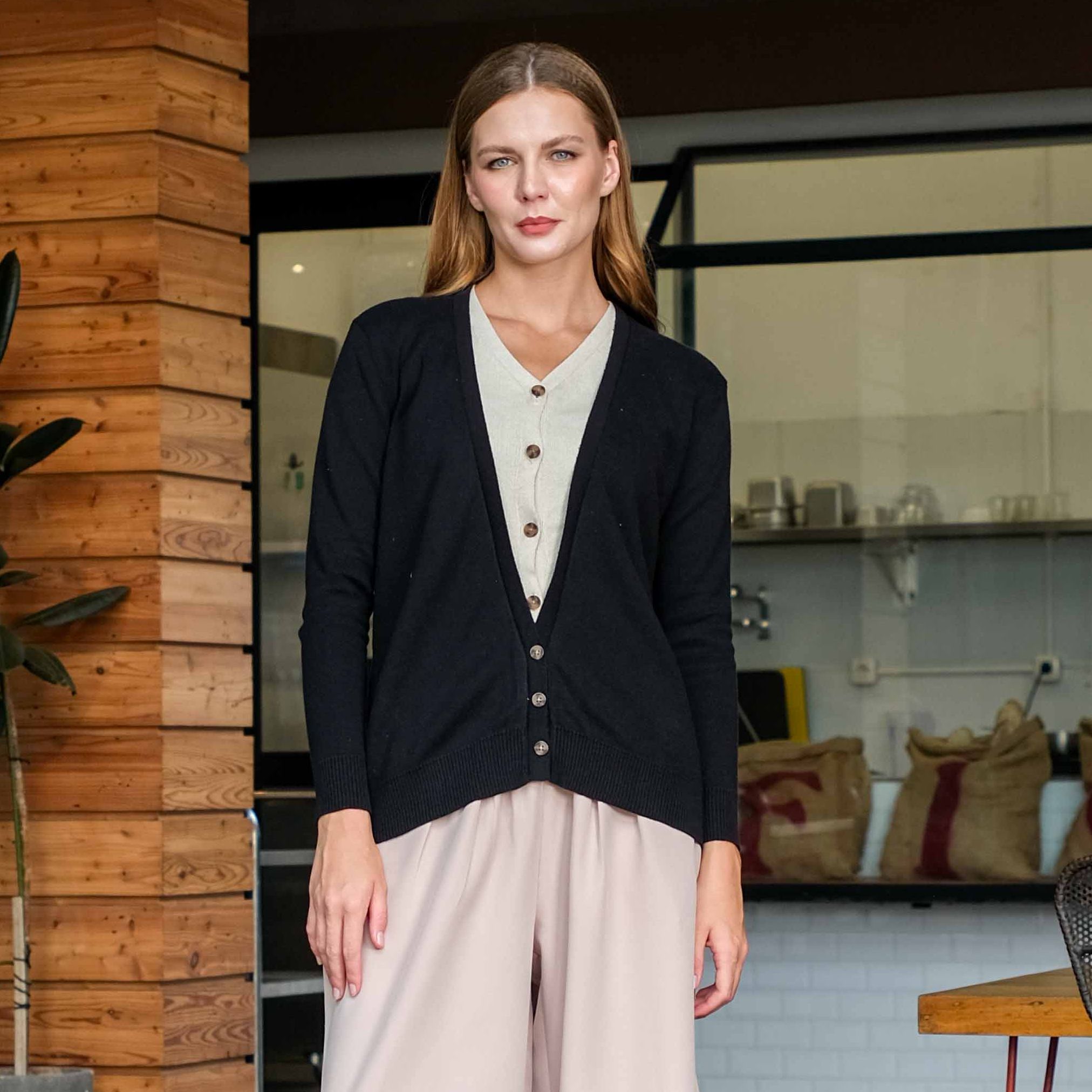 Asiro Fara Outerwear Atasan Wanita