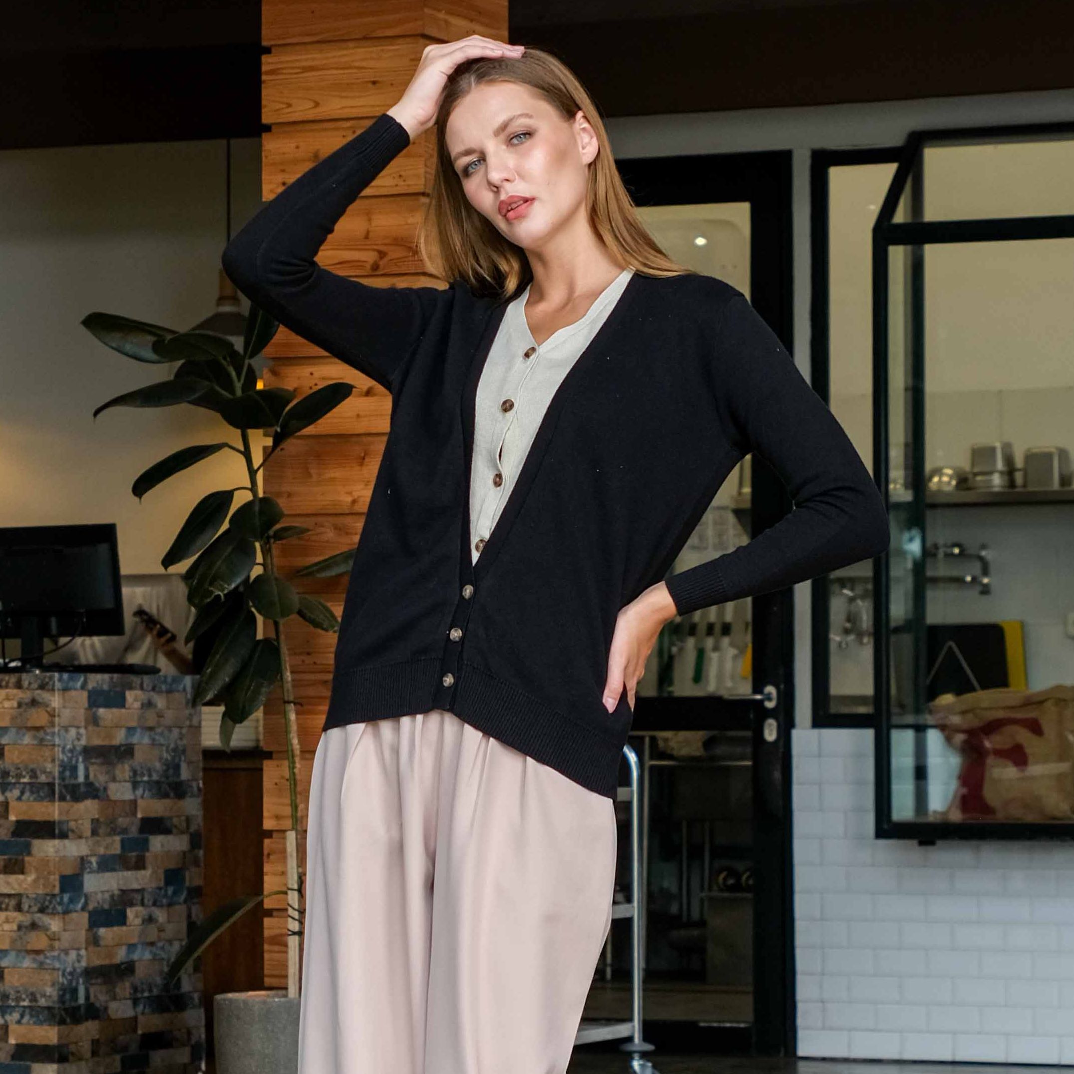 Asiro Fara Outerwear Atasan Wanita