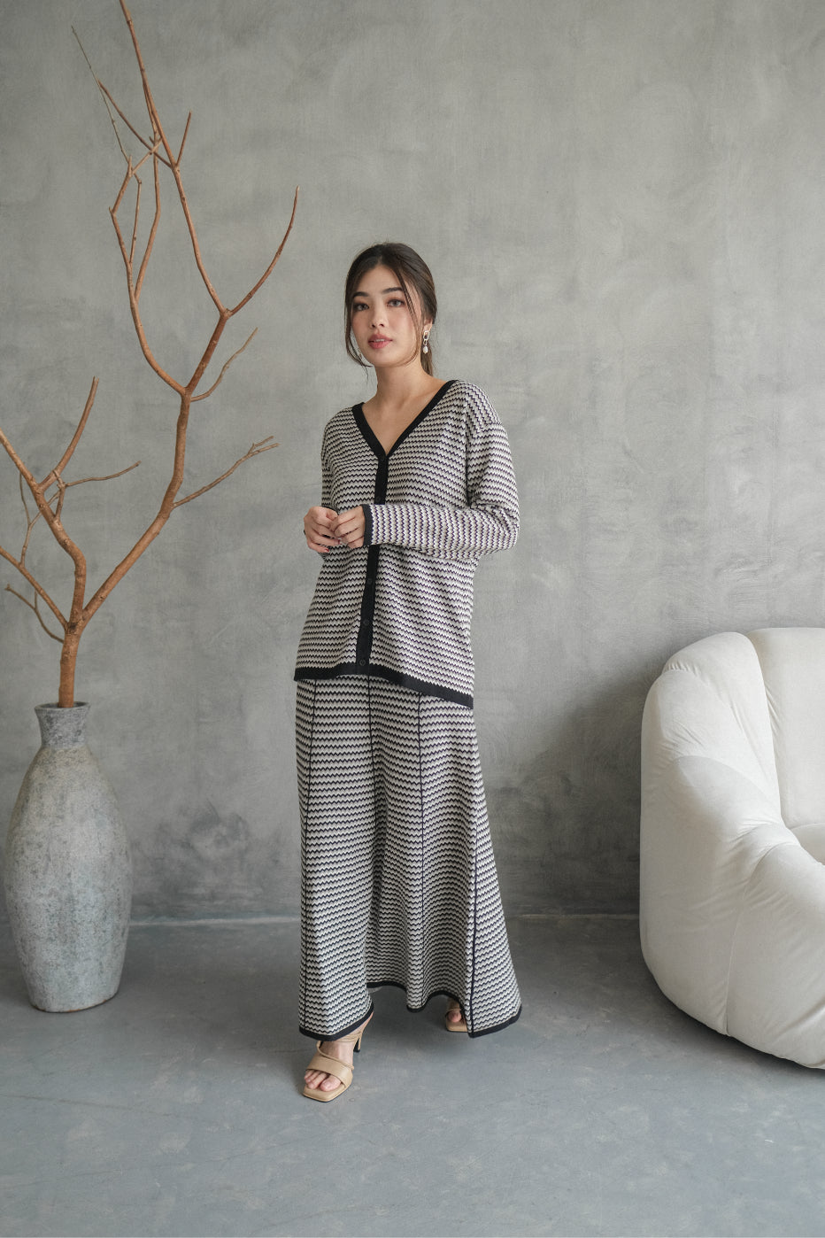 Chiyo Blouse Akira Skirt Knitted set