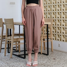 Load image into Gallery viewer, Asiro Gysva Jogger Pants Polycotton Celana Bawahan Wanita
