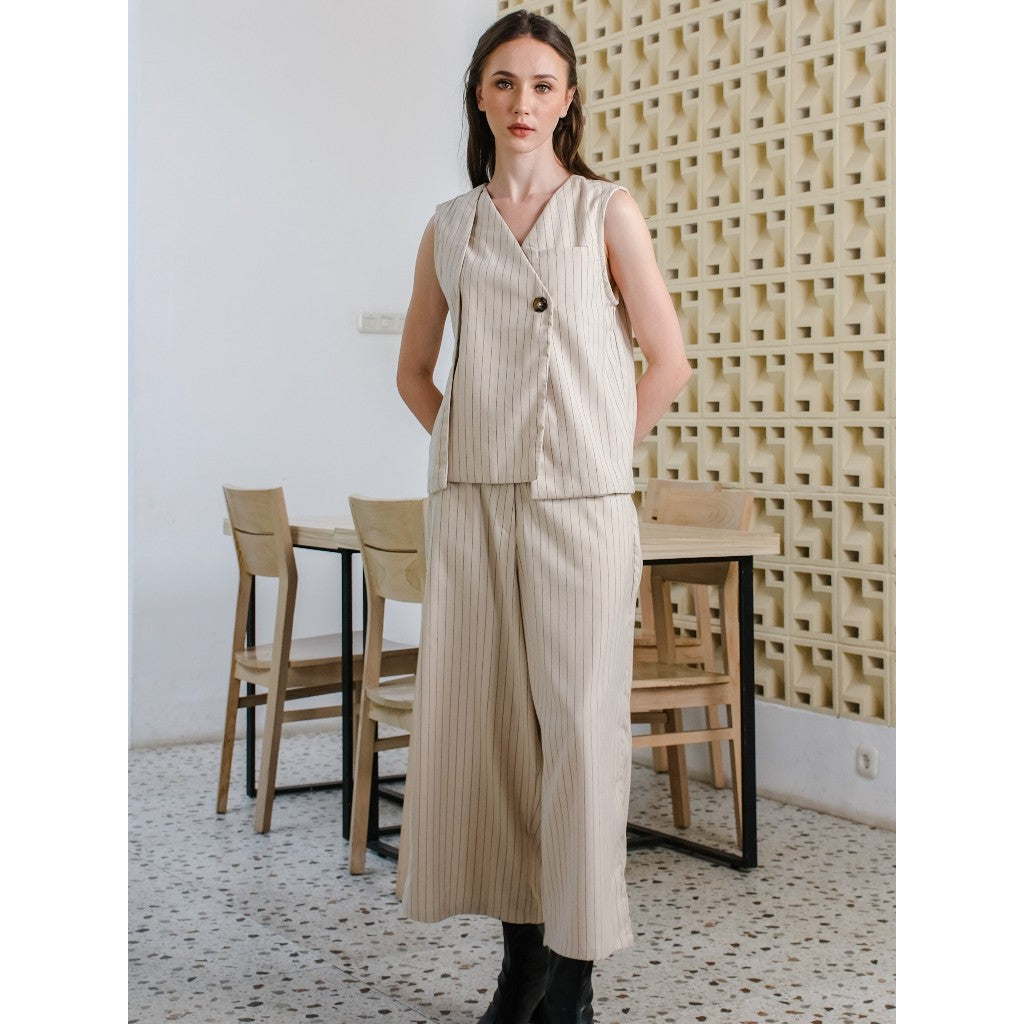 Asiro Aurel One Set Stripe Woolstretch Setelan Wanita