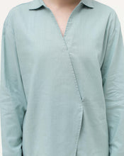 Load image into Gallery viewer, Nura Linen Blouse Mint
