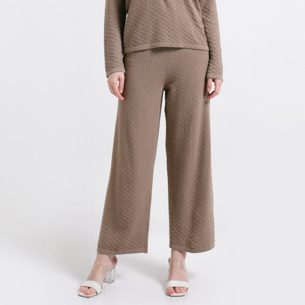 Stefani Blouse Jevi Pants Knitted Mocca
