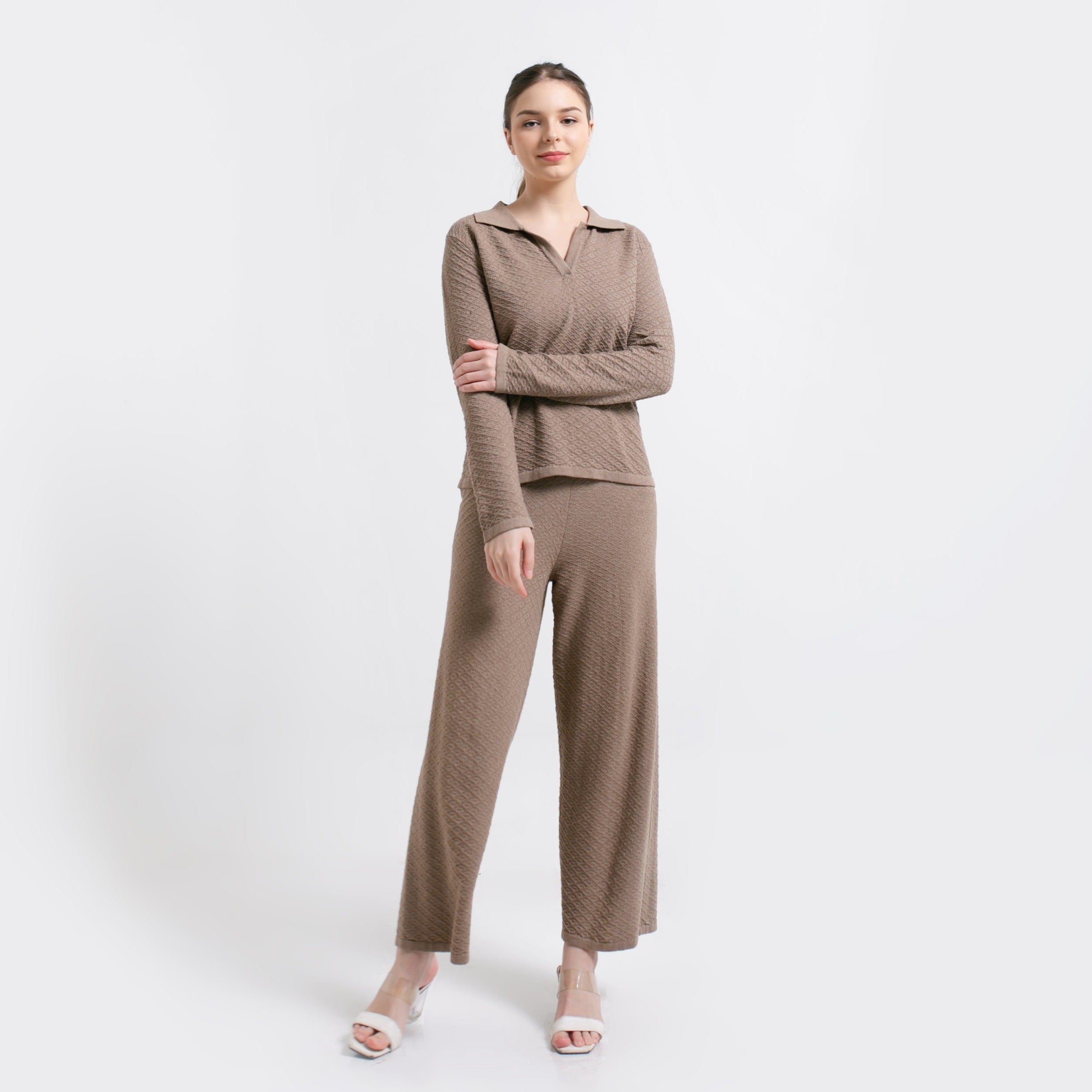 Stefani Blouse Jevi Pants Knitted Mocca