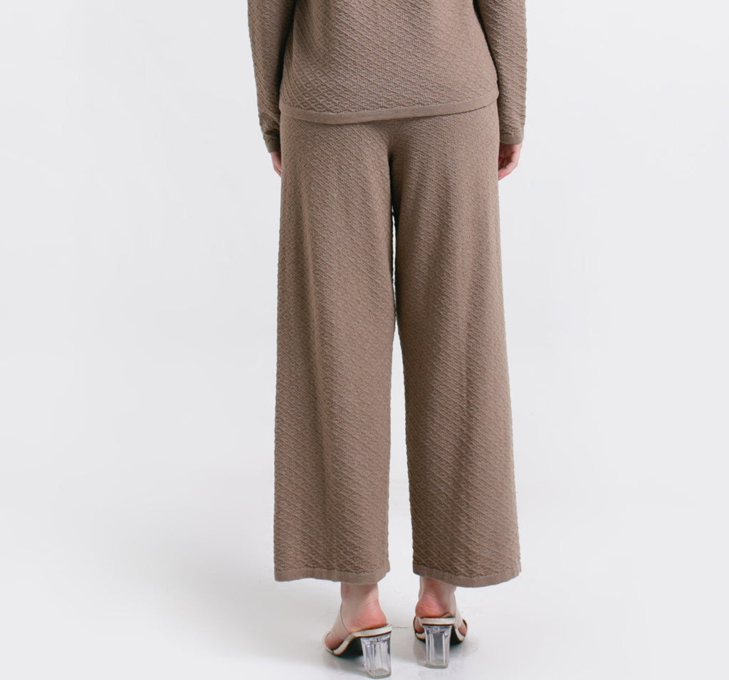 Stefani Blouse Jevi Pants Knitted Mocca