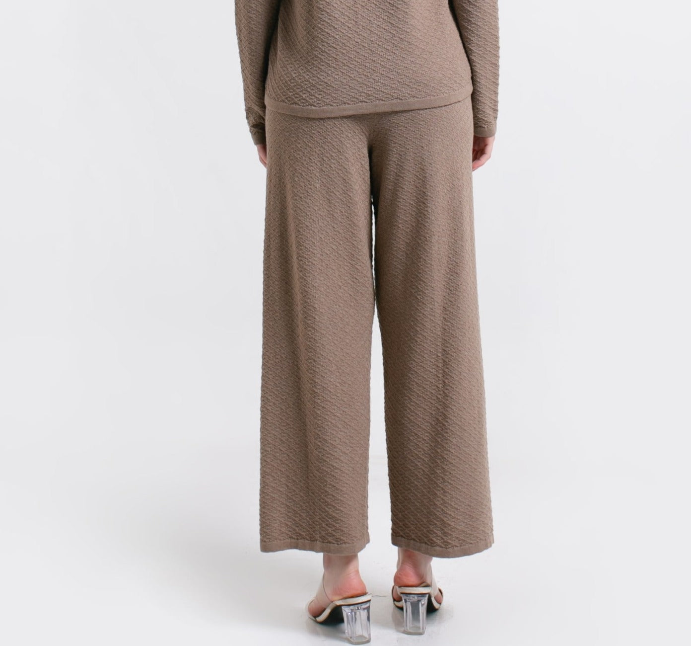 Stefani Blouse Jevi Pants Knitted Mocca