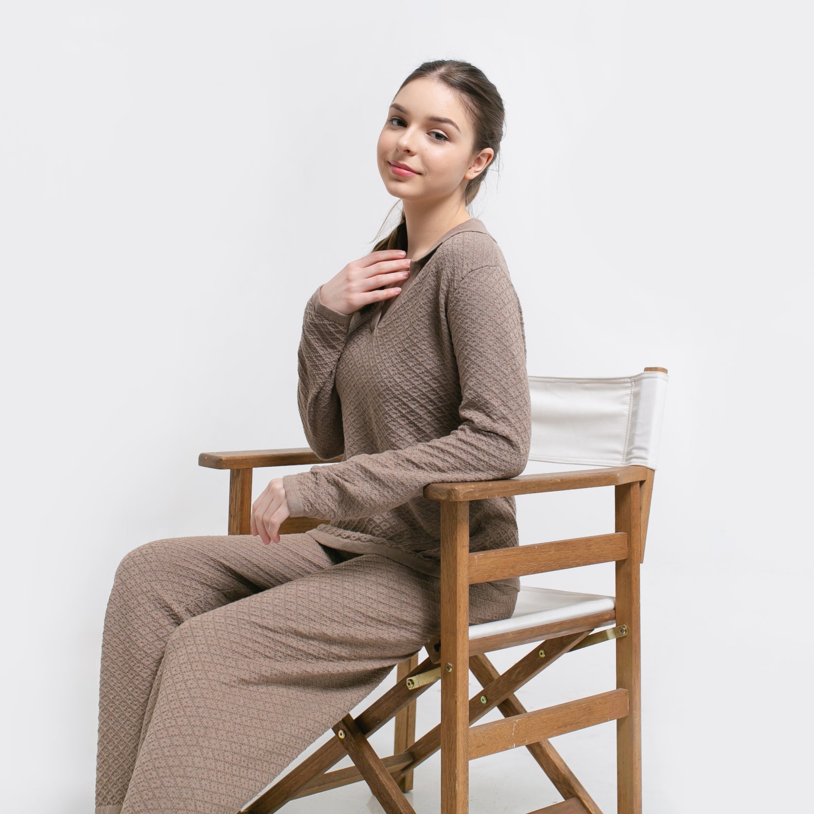 Stefani Blouse Jevi Pants Knitted Mocca