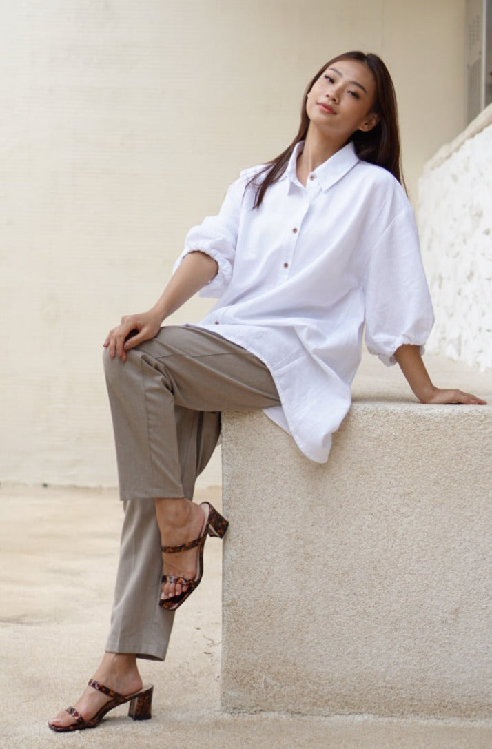 Kerry Linen Blouse White Willo Pants Mocca