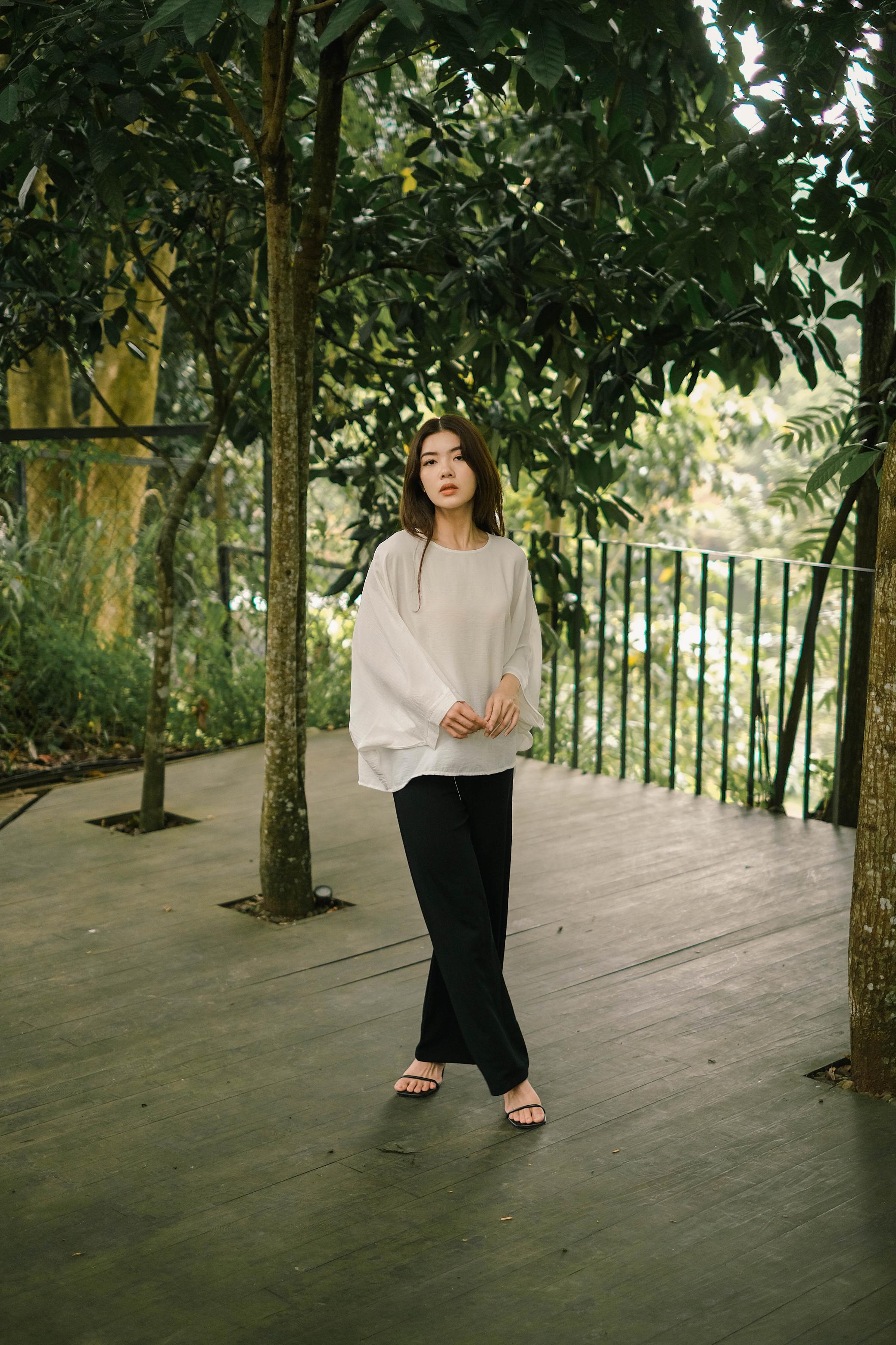 Lara Flowy Blouse White