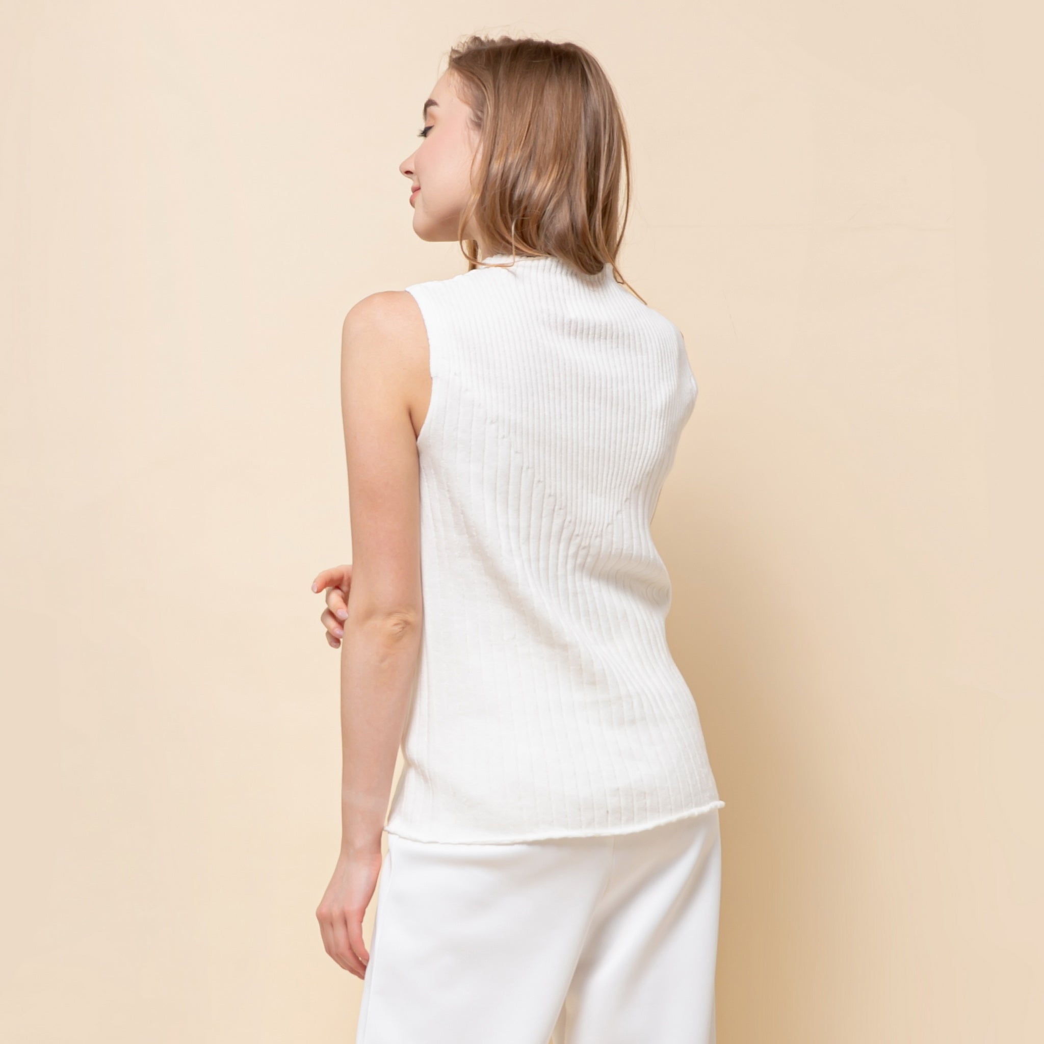 LUNAR WHITE