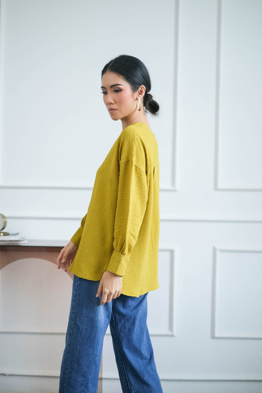 Merta Flowy Blouse