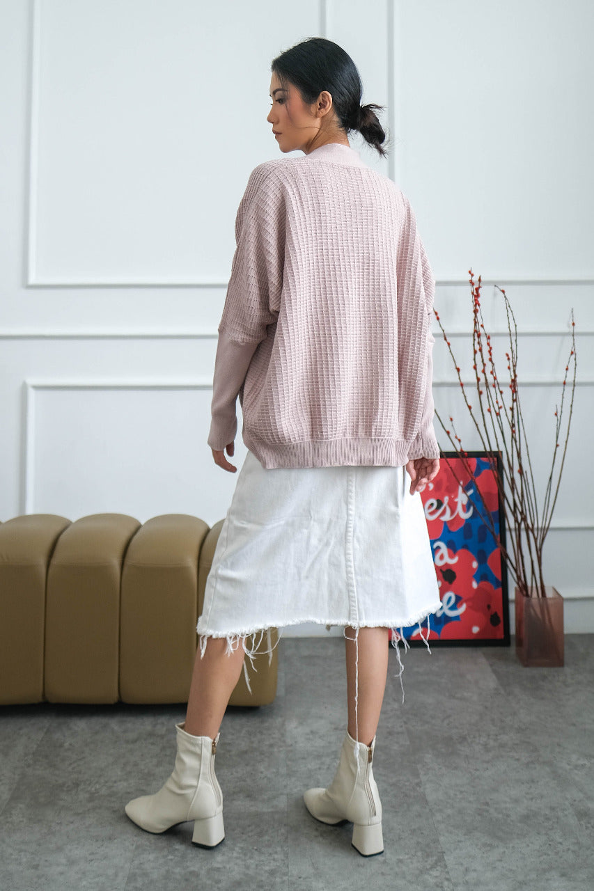 Vevia Knitted Outerwear
