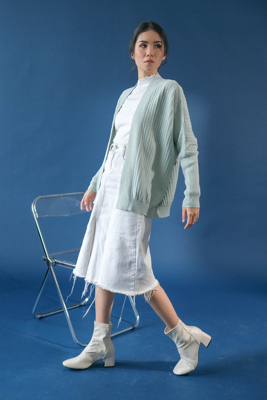 Vevia Knitted Outerwear